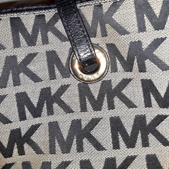 Michael Kors large tote - Picture 7 of 11